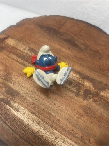 Vintage clumsy smurf - vintage, falling